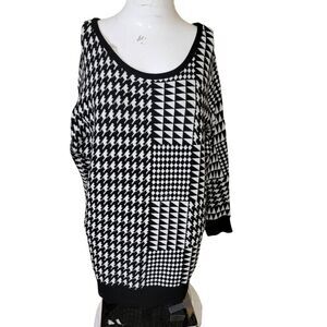 Carolyn Taylor size M knit top tunic scoop longsleeve ribbed colorblock